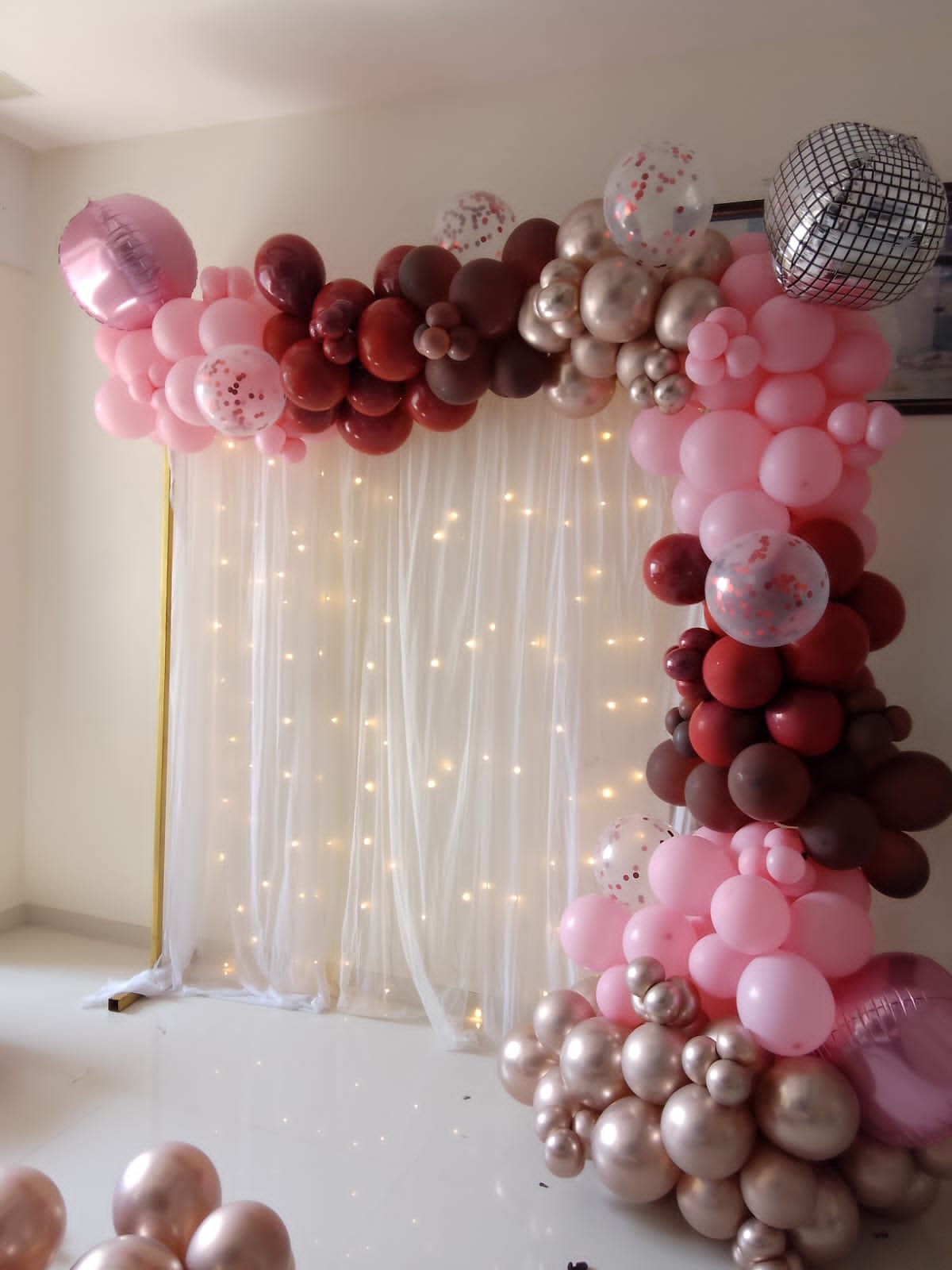 romantic balloon decoration